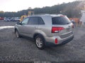 2015 Kia Sorento — photo 3 of 11 | VIN 5XYKT3A69FG625018