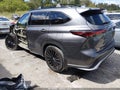 2024 Toyota Highlander — photo 3 of 17 | VIN 5TDKDRAH3RS545688