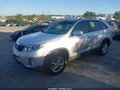 2015 Kia Sorento — photo 2 of 16 | VIN 5XYKTCA66FG631505