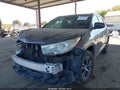 2016 Toyota Highlander — photo 2 of 16 | VIN 5TDKKRFH1GS500874