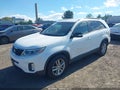 2014 Kia Sorento — photo 2 of 16 | VIN 5XYKT3A69EG488161