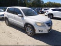 2011 Volkswagen Tiguan — photo 1 of 12 | VIN WVGAV7AX2BW554601