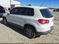 2011 Volkswagen Tiguan — photo 3 of 12 | VIN WVGAV7AX2BW554601