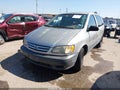 2001 Toyota Sienna — photo 2 of 11 | VIN 4T3ZF19C81U351504
