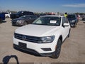 2021 Volkswagen Tiguan — photo 2 of 16 | VIN 3VV3B7AX8MM033649