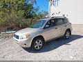 2008 Toyota RAV4 — photo 2 of 11 | VIN JTMBD33V085205628
