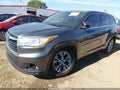 2015 Toyota Highlander — photo 2 of 16 | VIN 5TDBKRFH9FS104867