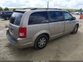 2009 Chrysler Town & Country — photo 4 of 12 | VIN 2A8HR541X9R592155