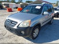 2005 Honda CR-V — photo 2 of 11 | VIN SHSRD78825U338614