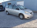 2004 Toyota Sienna — photo 1 of 11 | VIN 5TDZA23C44S060758