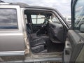 2008 Jeep Commander — photo 5 of 11 | VIN 1J8HH48K48C161835