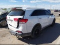 2017 Kia Sorento — photo 4 of 16 | VIN 5XYPG4A55HG219621