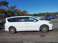 2022 Chrysler Pacifica — photo 13 of 16 | VIN 2C4RC1BG4NR115065