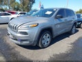 2015 Jeep Cherokee — photo 2 of 13 | VIN 1C4PJLAB5FW660831