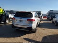 2016 Kia Sorento — photo 4 of 16 | VIN 5XYPH4A53GG088832