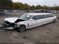 2007 Lincoln Town Car — photo 2 of 16 | VIN 1L1FM88WX7Y639081