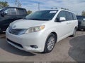 2011 Toyota Sienna — photo 2 of 16 | VIN 5TDYK3DC4BS056168
