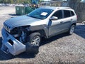 2015 Jeep Cherokee — photo 2 of 17 | VIN 1C4PJMCS6FW726922