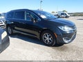 2018 Chrysler Pacifica — photo 1 of 16 | VIN 2C4RC1EG1JR293490