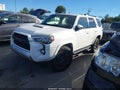 2019 Toyota 4Runner — photo 2 of 17 | VIN JTEBU5JR4K5705909