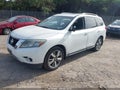 2014 Nissan Pathfinder — photo 2 of 16 | VIN 5N1AR2MM5EC646347
