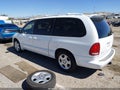 1999 Dodge Grand Caravan — photo 3 of 12 | VIN 1B4GP74L0XB555338