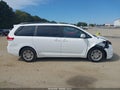 2011 Toyota Sienna — photo 13 of 17 | VIN 5TDYK3DCXBS099137
