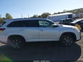 2019 Toyota Highlander — photo 13 of 16 | VIN 5TDJZRFH3KS601964