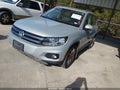 2015 Volkswagen Tiguan — photo 2 of 16 | VIN WVGAV7AX6FW556034