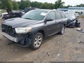 2010 Toyota Highlander — photo 2 of 17 | VIN 5TDBK3EHXAS008138