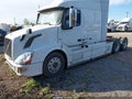2014 Volvo VN — photo 2 of 19 | VIN 4V4NC9EH5EN162852