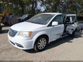 2014 Chrysler Town & Country — photo 2 of 17 | VIN 2C4RC1BG3ER317525