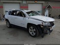 2015 Jeep Compass — photo 1 of 16 | VIN 1C4NJDEB6FD177092