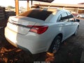 2014 Chrysler 200 — photo 4 of 16 | VIN 1C3CCBBB5EN118042