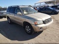 2004 Toyota Highlander — photo 1 of 11 | VIN JTEEP21A440047618