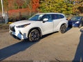 2025 Toyota Highlander — photo 2 of 16 | VIN 5TDKDRBH2SS588990