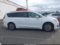 2020 Chrysler Pacifica — photo 12 of 15 | VIN 2C4RC1N7XLR199482