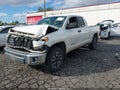 2015 Toyota Tundra — photo 2 of 17 | VIN 5TFUM5F18FX062104