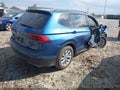 2018 Volkswagen Tiguan — photo 4 of 15 | VIN 3VV1B7AX8JM073247