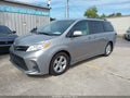 2018 Toyota Sienna — photo 2 of 16 | VIN 5TDKZ3DC6JS954674