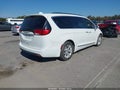 2018 Chrysler Pacifica — photo 4 of 16 | VIN 2C4RC1BG3JR100566