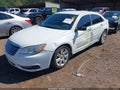 2013 Chrysler 200 — photo 2 of 11 | VIN 1C3CCBBB0DN656582