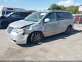 2009 Chrysler Town & Country — photo 2 of 18 | VIN 2A8HR541X9R640592