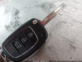 2018 Hyundai Santa Fe — photo 11 of 17 | VIN 5NMZTDLB7JH073662