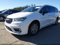 2025 Chrysler Pacifica — photo 2 of 16 | VIN 2C4RC1BG6SR523904