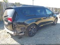 2019 Chrysler Pacifica — photo 4 of 18 | VIN 2C4RC1N76KR556350