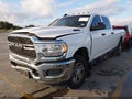 2019 Ram 2500 — photo 2 of 17 | VIN 3C6UR5HLXKG653380