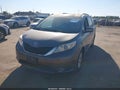 2011 Toyota Sienna — photo 2 of 11 | VIN 5TDKK3DC7BS074699