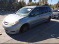 2008 Toyota Sienna — photo 2 of 11 | VIN 5TDZK23C78S102293