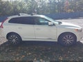 2016 Volvo XC60 — photo 13 of 16 | VIN YV449MRKXG2890683